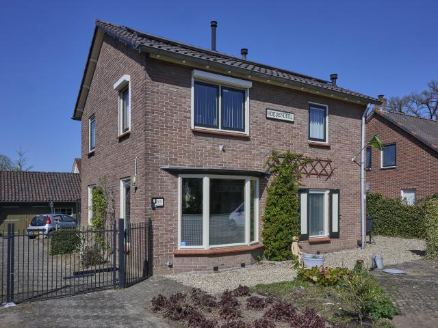 Außenseite Ferienhaus [Sommer]