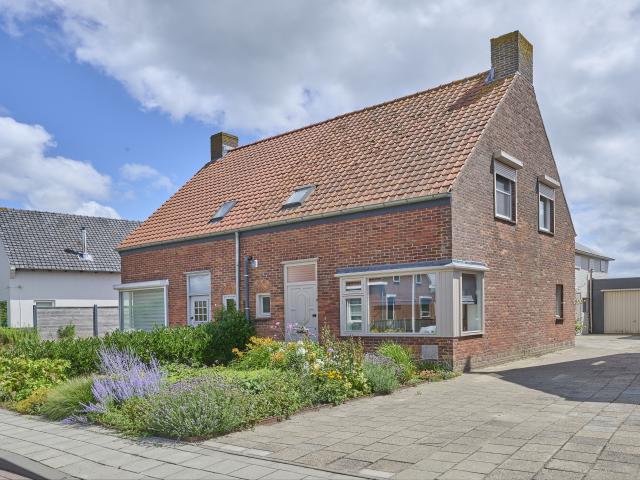 Außenseite Ferienhaus [Sommer]