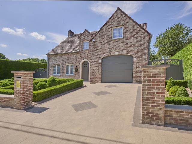 Außenseite Ferienhaus [Sommer]