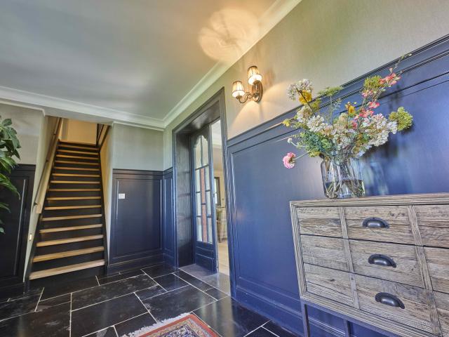 Entrance / Reception