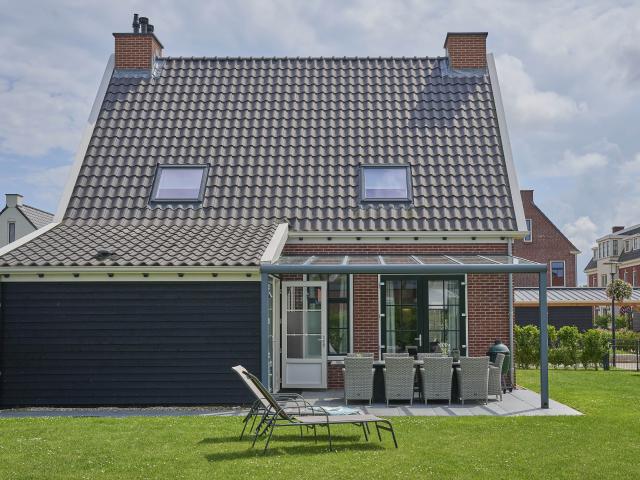 Außenseite Ferienhaus [Sommer]