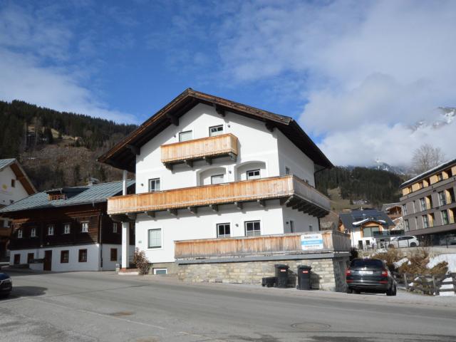 Außenseite Ferienhaus [Sommer]