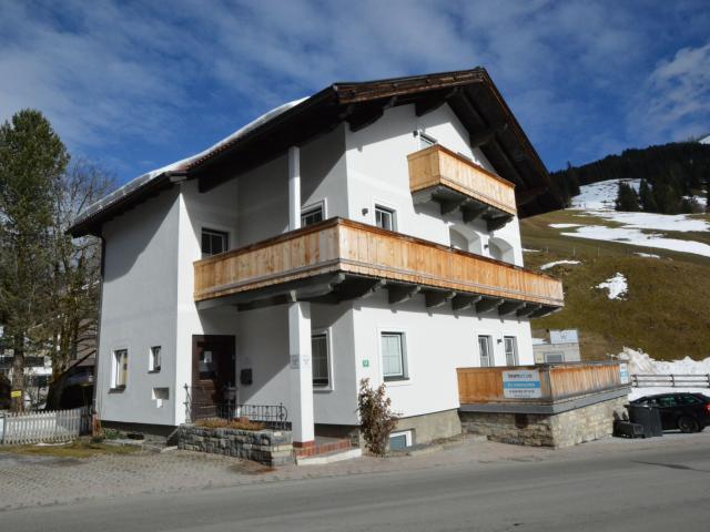 Außenseite Ferienhaus [Winter]