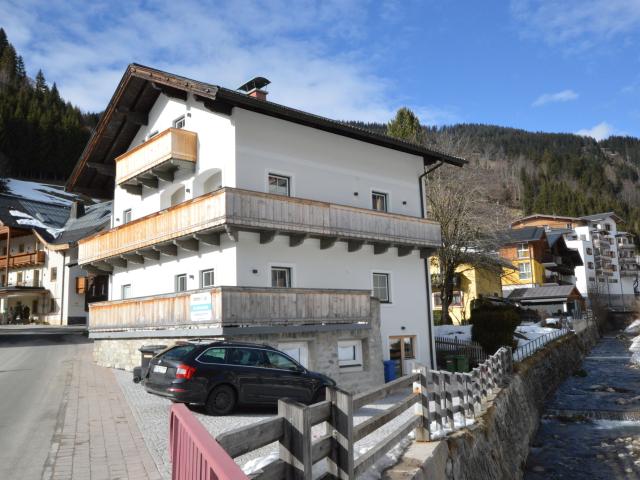 Außenseite Ferienhaus [Sommer]