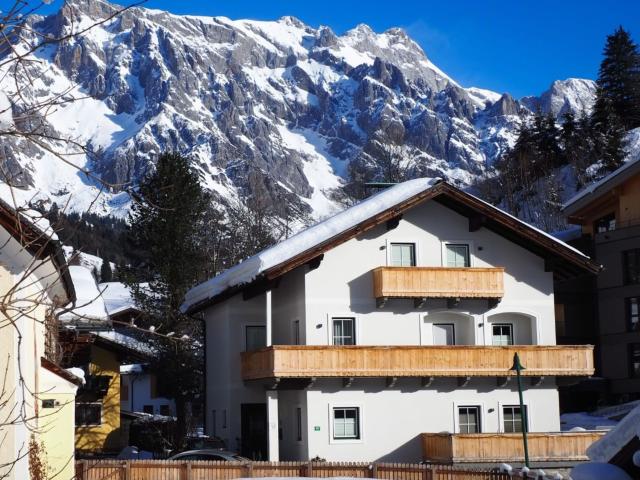 Außenseite Ferienhaus [Winter]