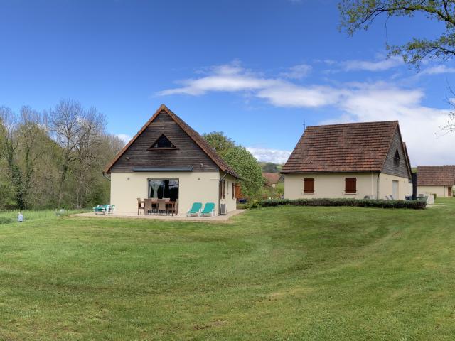 Außenseite Ferienhaus [Sommer]