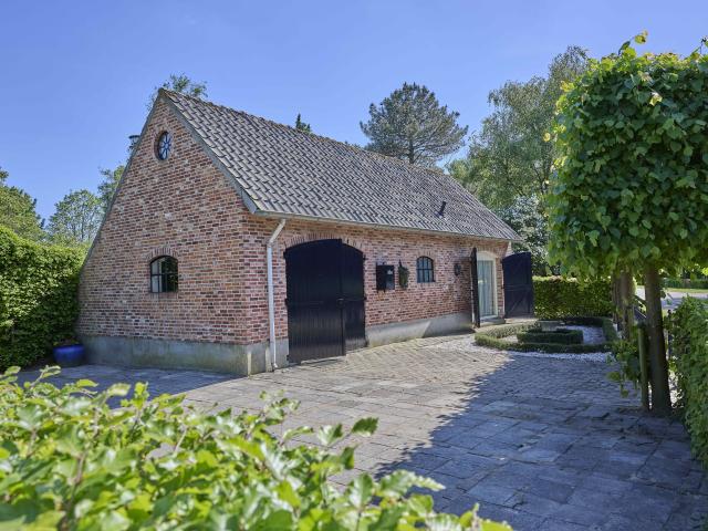 Außenseite Ferienhaus [Sommer]