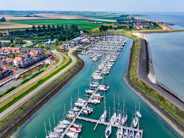 Immediate Surroundings (<1 km)