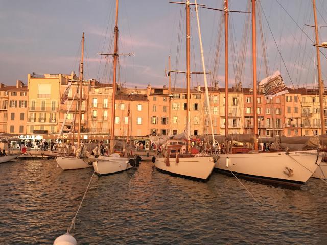 Surroundings (1-5 km)