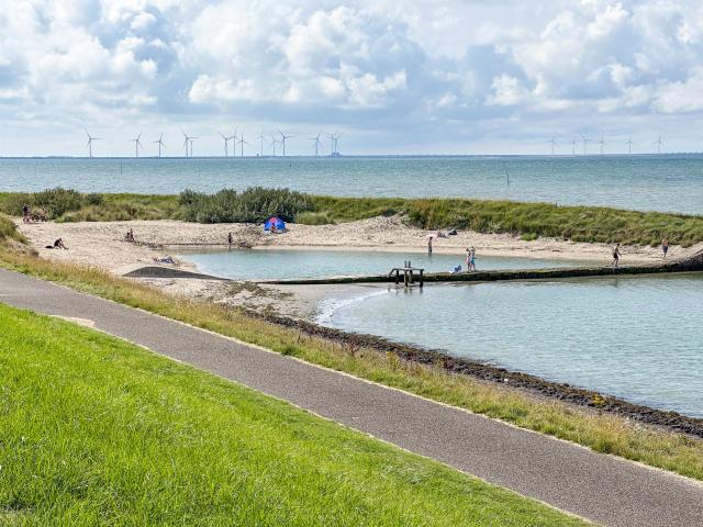 Surroundings (1-5 km)