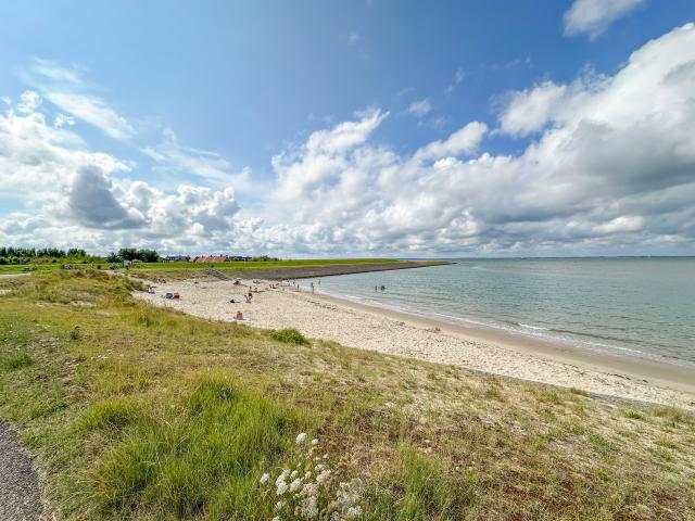 Immediate Surroundings (<1 km)