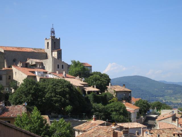 Surroundings (1-5 km)