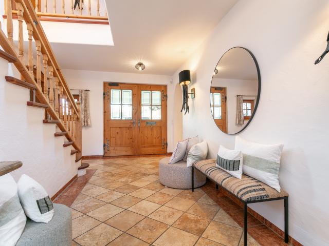 Entrance / Reception