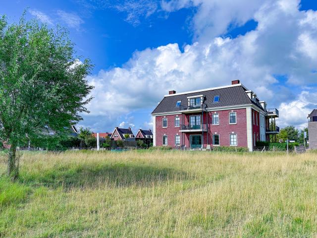 Immediate Surroundings (<1 km)