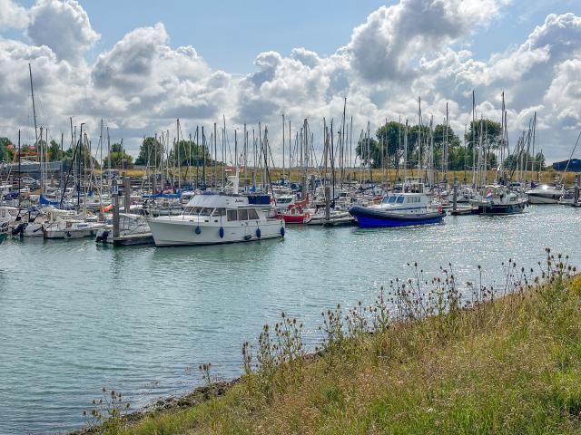 A proximité directe (<1 km)