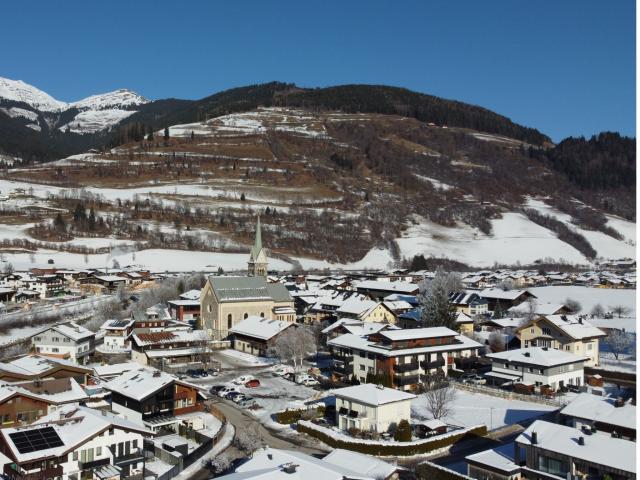 Immediate Surroundings (<1 km)