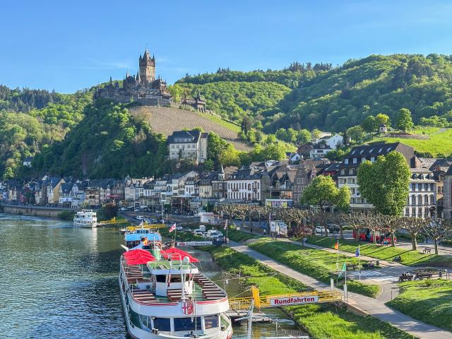 Immediate Surroundings (<1 km)