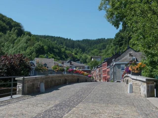 Dans les environs (1-5 km)