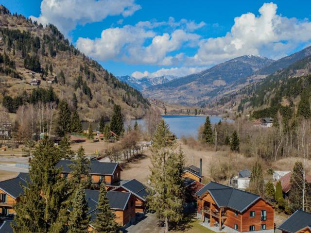 A proximité directe (<1 km)