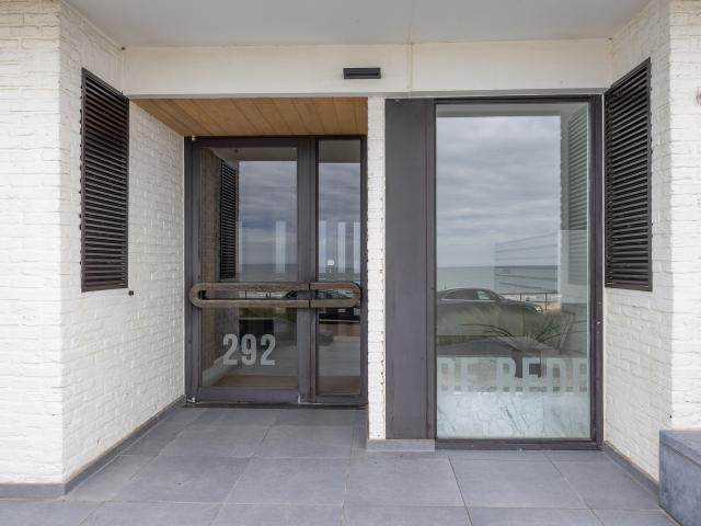 Entrance / Reception