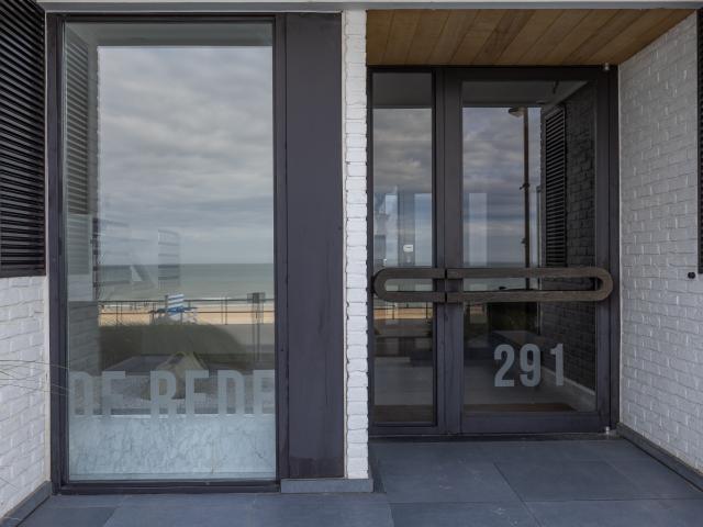 Entrance / Reception