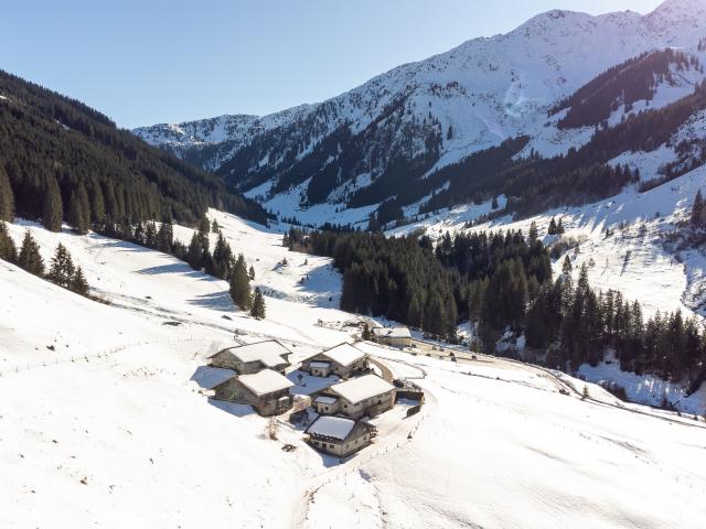 A proximité directe (<1 km)