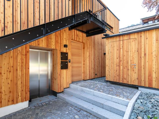 Entrance / Reception