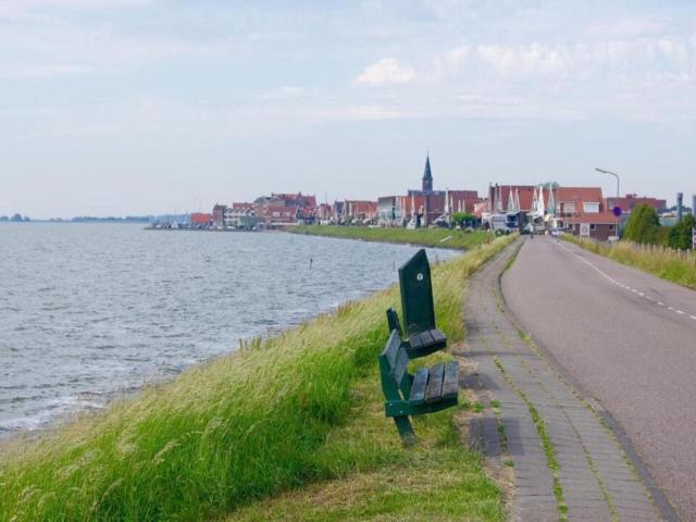 Immediate Surroundings (<1 km)