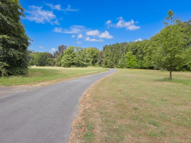 A proximité directe (<1 km)