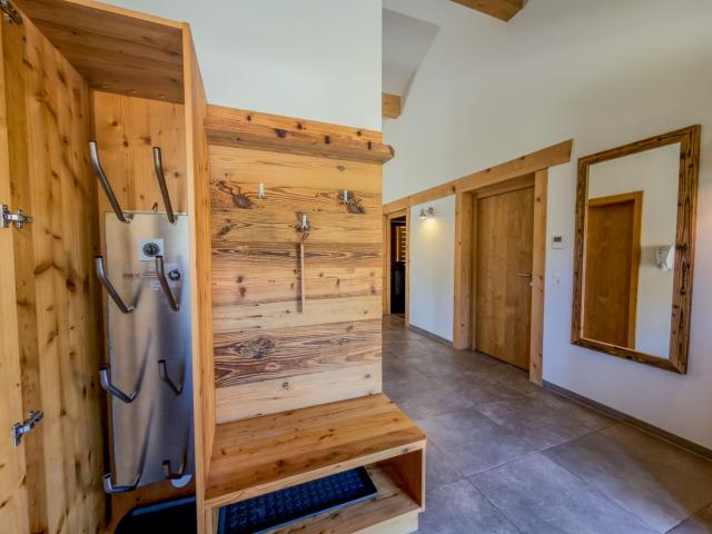 Entrance / Reception