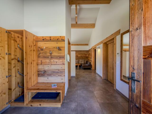 Entrance / Reception
