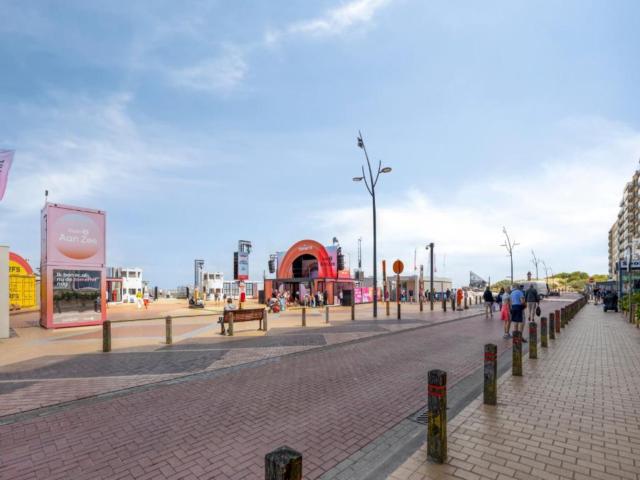 Immediate Surroundings (<1 km)