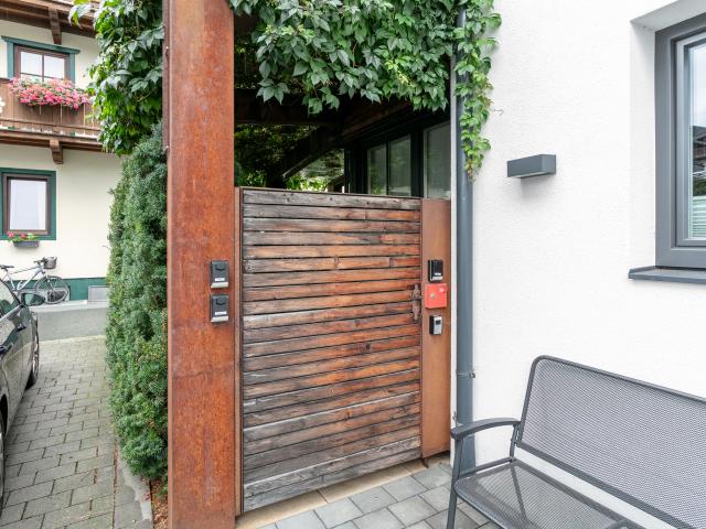 Entrance / Reception
