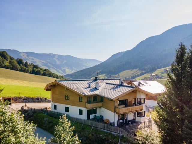 Außenseite Ferienhaus [Sommer]